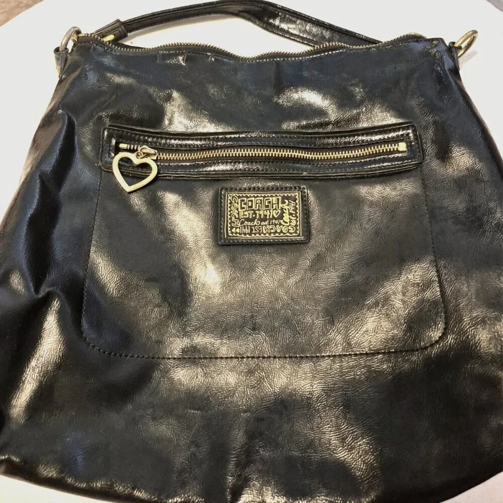 Coach Peyton Black Leather Hobo Bag F20108 Gold Hardware Zip Heart Charm